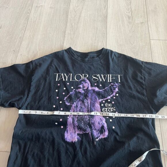 Taylor Swift Eras Tour Shirt size L - Picture 3 of 5